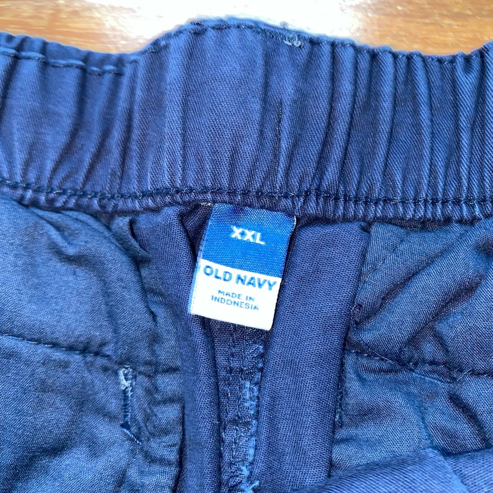 Old navy, navy blue shorts - Picture 2 of 3